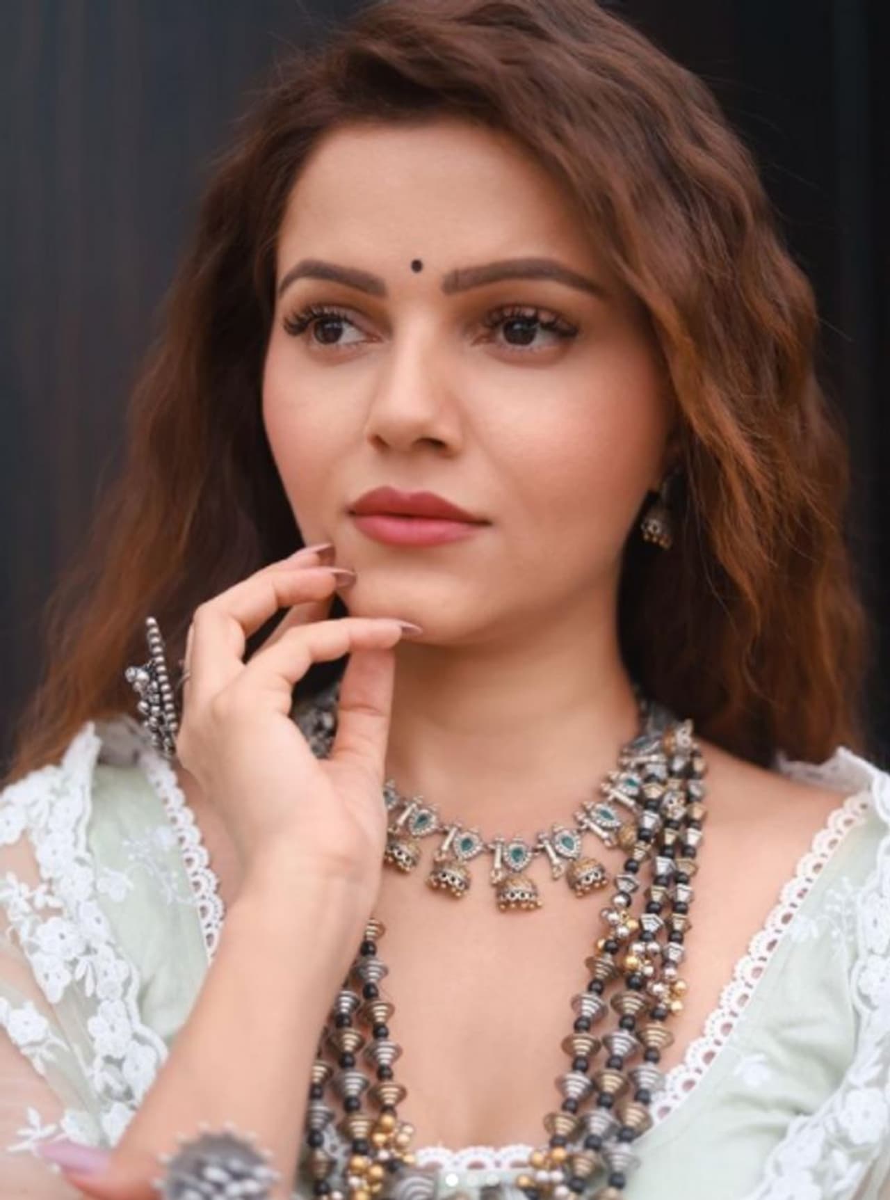 <p style="text align: justify;">ರುಬಿನಾ ದಿಲಾಯಕ್ ಬಾಲಿವುಡ್ನ ತನ್ನ ಮೊದಲ ಚಿತ್ರ 'ಅರ್ಧ್' ಕುರಿತು ಅವರು ಇನ್ನೂ ಮಾತನಾಡಿಲ್ಲ. ರುಬಿನಾ ದಿಲಾಯಕ್ ಹಿಟೆನ್ ತೇಜ್ವಾನಿ ಮತ್ತು ರಾಜ್ಪಾಲ್ ಯಾದವ್ ಅಂತಿಮವಾಗಿ ಕ್ಯಾಮೆರಾವನ್ನು ಎದುರಿಸಲು ಸಿದ್ಧರಾಗಿದ್ದಾರೆ.</p> <p style="text align: justify;">ರುಬಿನಾ ದಿಲಾಯಕ್ ಬಾಲಿವುಡ್ನ ತನ್ನ ಮೊದಲ ಚಿತ್ರ 'ಅರ್ಧ್' ಕುರಿತು ಅವರು ಇನ್ನೂ ಮಾತನಾಡಿಲ್ಲ. ರುಬಿನಾ ದಿಲಾಯಕ್ ಹಿಟೆನ್ ತೇಜ್ವಾನಿ ಮತ್ತು ರಾಜ್ಪಾಲ್ ಯಾದವ್ ಅಂತಿಮವಾಗಿ ಕ್ಯಾಮೆರಾವನ್ನು ಎದುರಿಸಲು ಸಿದ್ಧರಾಗಿದ್ದಾರೆ.</p>