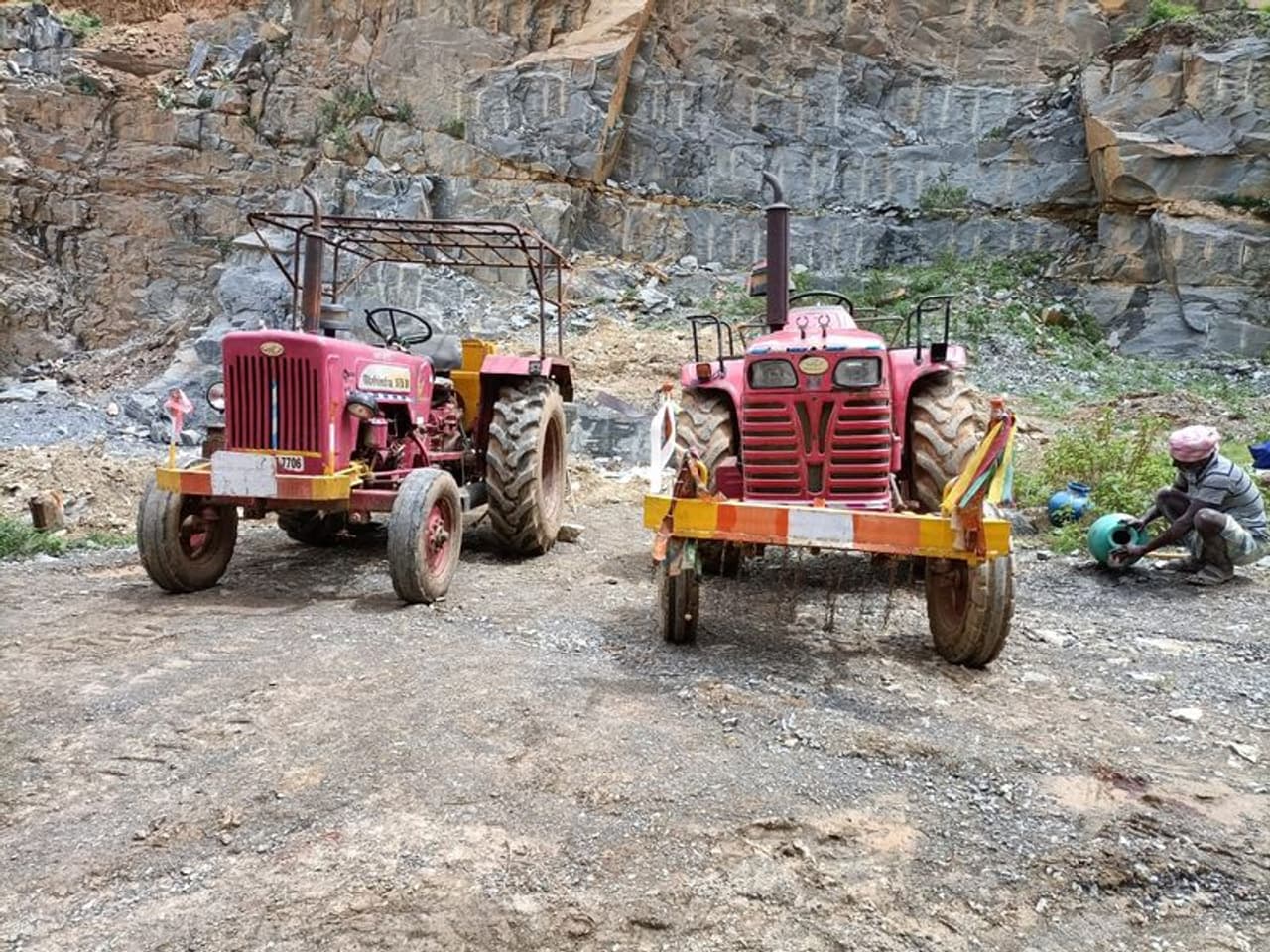 <p>ಐಜಿಪಿ ವಿಶೇಷ ತಂಡ ದಿಢೀರ್ ದಾಳಿ ನಡೆಸಿದೆ.&nbsp;</p>