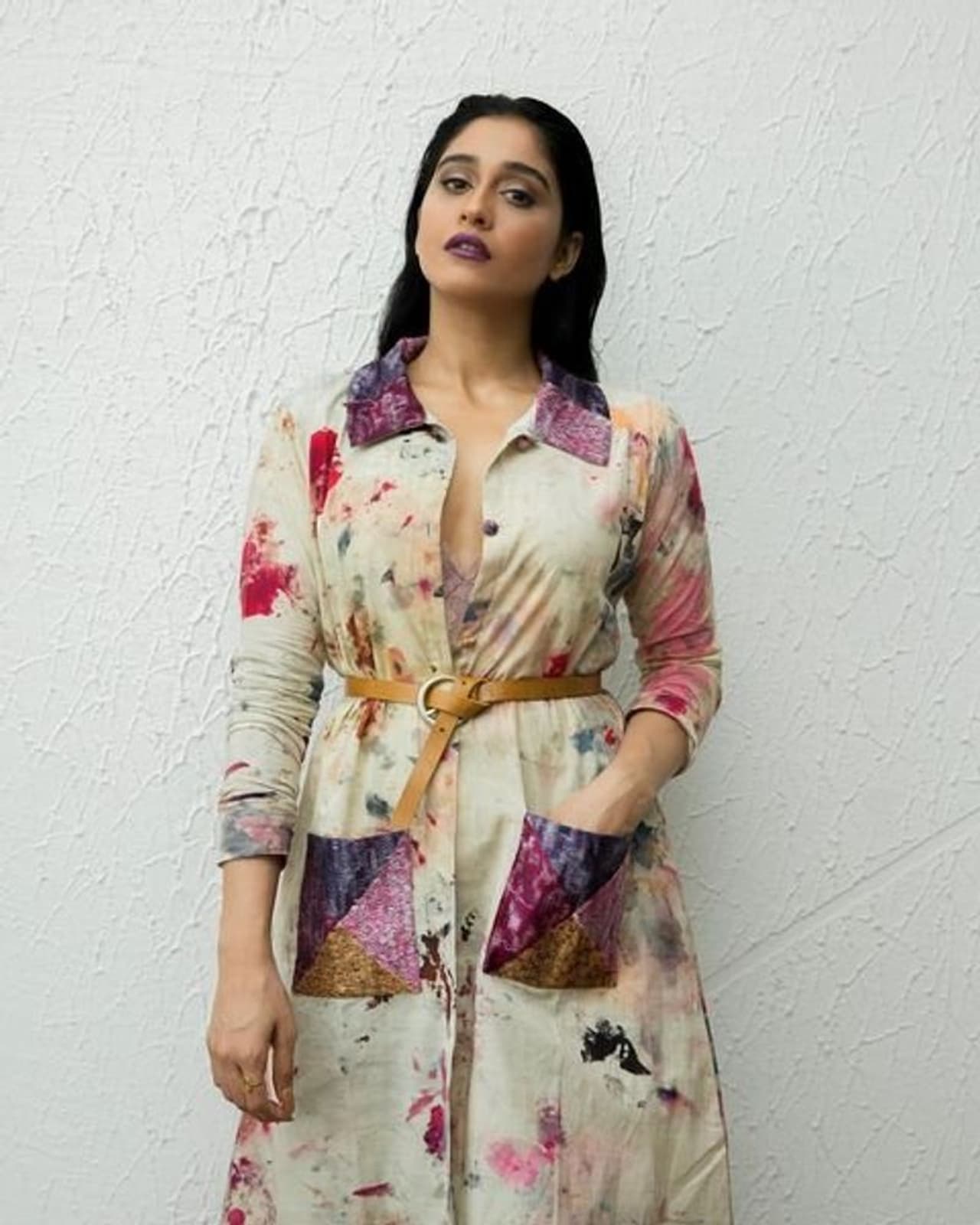 రెజీనా ప్రస్తుతం ఓ సౌత్ కొరియన్ రీమేక్లో నటించే అవకాశాన్ని దక్కించుకుంది. సురేష్ ప్రొడక్షన్, గురు ఫిల్మ్స్, క్రాస్ పిక్చర్స్ సంస్థలు కలిసి కొరియన్ సినిమాని తెలుగులోకి తీసుకొస్తున్నారు. రెజీనా ప్రస్తుతం ఓ సౌత్ కొరియన్ రీమేక్లో నటించే అవకాశాన్ని దక్కించుకుంది. సురేష్ ప్రొడక్షన్, గురు ఫిల్మ్స్, క్రాస్ పిక్చర్స్ సంస్థలు కలిసి కొరియన్ సినిమాని తెలుగులోకి తీసుకొస్తున్నారు.