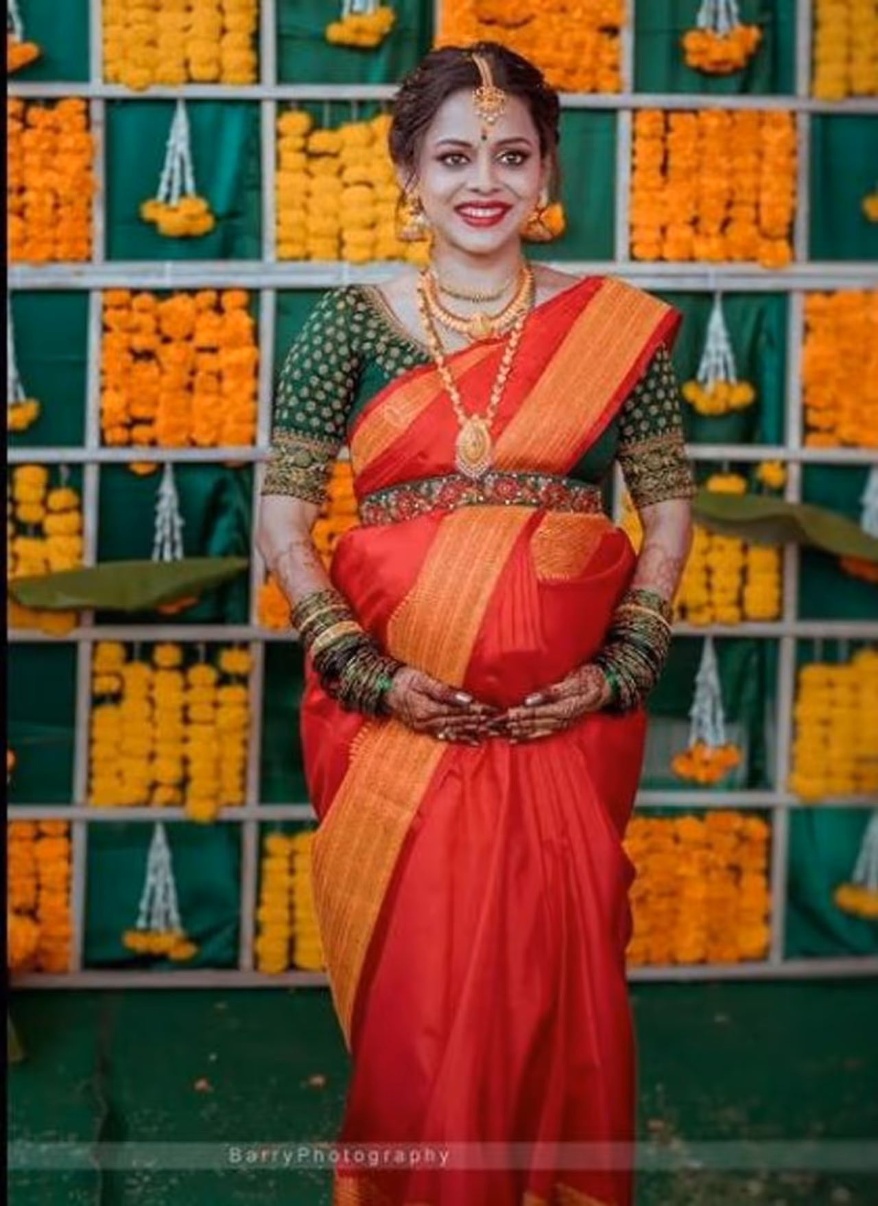 ಕಿರುತೆರೆ ಜನಪ್ರಿಯ ನಟಿ ಅಮೃತಾ ಮೂರ್ತಿ ಮೊದಲ ಮಗುವಿನ ನಿರೀಕ್ಷೆಯಲ್ಲಿದ್ದಾರೆ. ಕಿರುತೆರೆ ಜನಪ್ರಿಯ ನಟಿ ಅಮೃತಾ ಮೂರ್ತಿ ಮೊದಲ ಮಗುವಿನ ನಿರೀಕ್ಷೆಯಲ್ಲಿದ್ದಾರೆ.