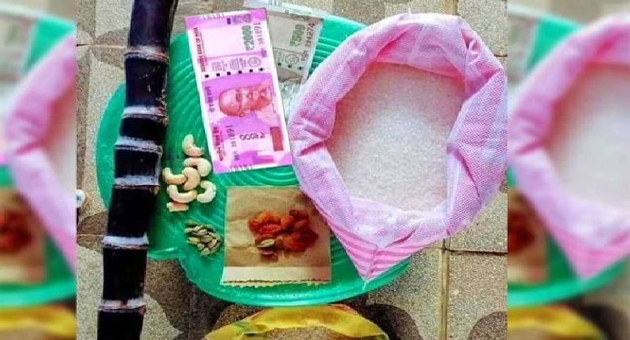 தமிழக அரசின் பொங்கல் தொகுப்புகள்