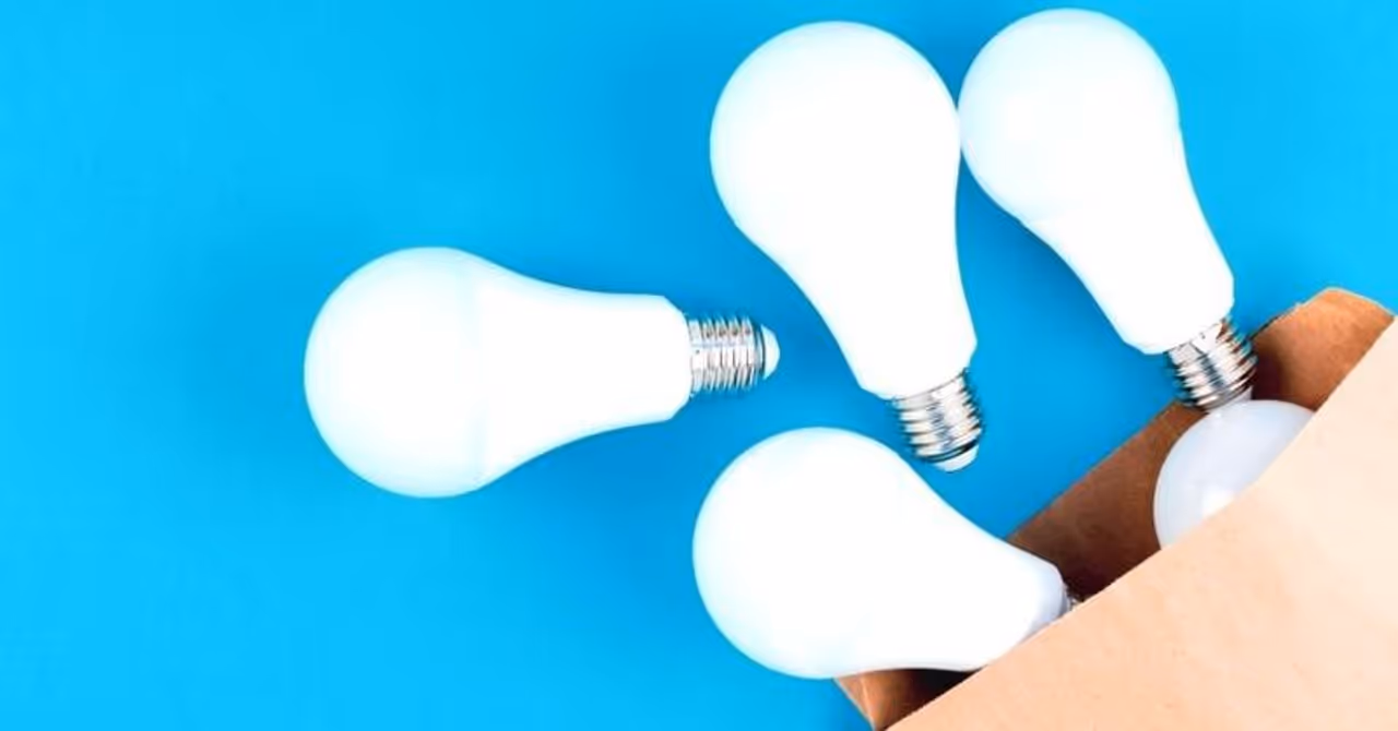 1. पुराने बल्ब हटाओ, LED लगाओ 1. पुराने बल्ब हटाओ, LED लगाओ