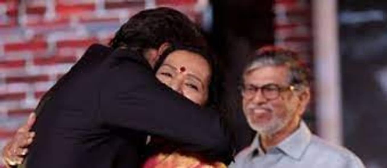 Vijay Photo With Mom