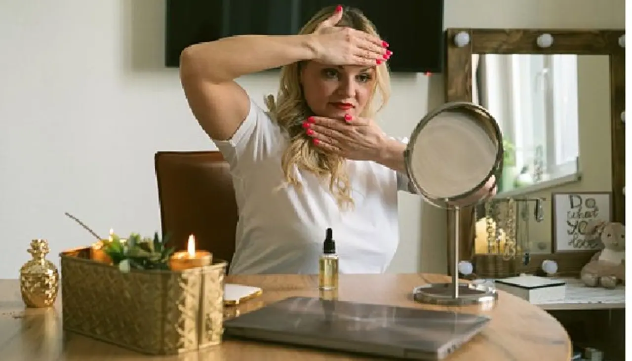 ত্বক হবে জেল্লাদার, মুখের এই ব্যায়ামে বলিরেখা গায়েব মাত্র ২ সপ্তাহে! ট্রাই করে দেখুন ত্বক হবে জেল্লাদার, মুখের এই ব্যায়ামে বলিরেখা গায়েব মাত্র ২ সপ্তাহে! ট্রাই করে দেখুন