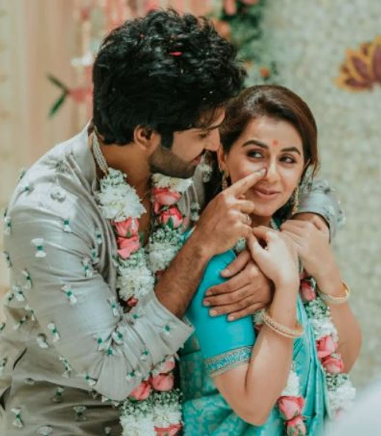 ಆದಿ ನಿಕ್ಕಿ ಪೋಟೋ