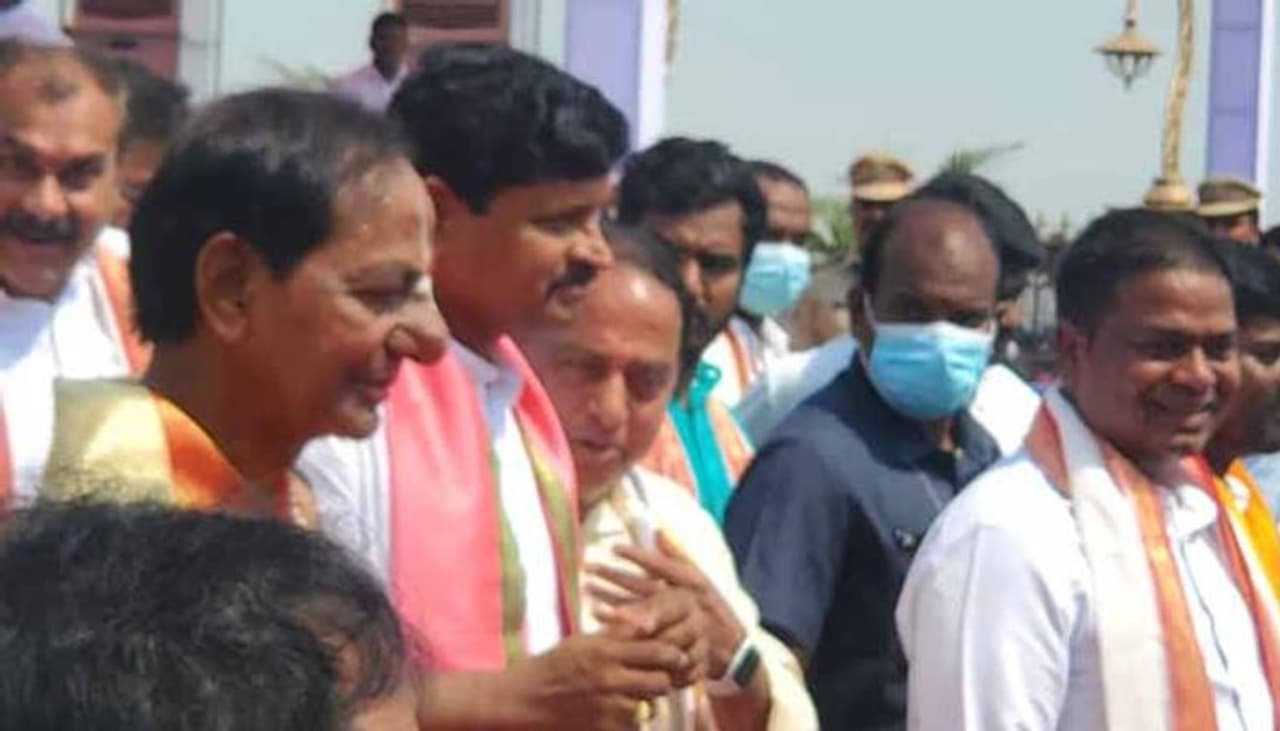 Telangana CM KCR participates in Yadadri Mahakumbh samprokshanam Telangana CM KCR participates in Yadadri Mahakumbh samprokshanam