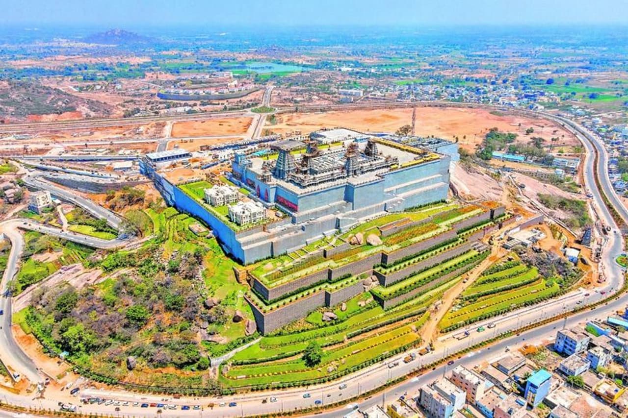 নকশাকার এবং প্রধান স্থপতি