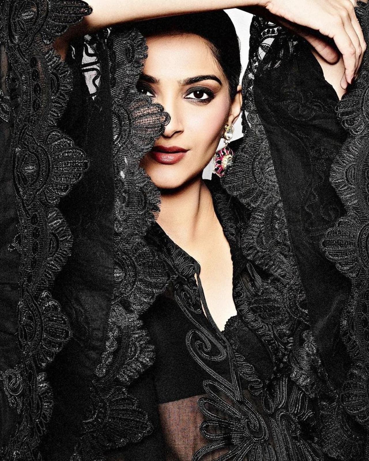 sonam kapoor baby bumps photos shoot sonam kapoor baby bumps photos shoot