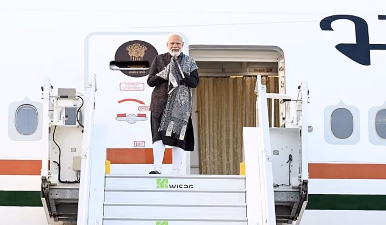 <I>Image: Prime Minister Narendra Modi arrives to a warm reception in Berlin. Photograph: MEA</I> <I>Image: Prime Minister Narendra Modi arrives to a warm reception in Berlin. Photograph: MEA</I>