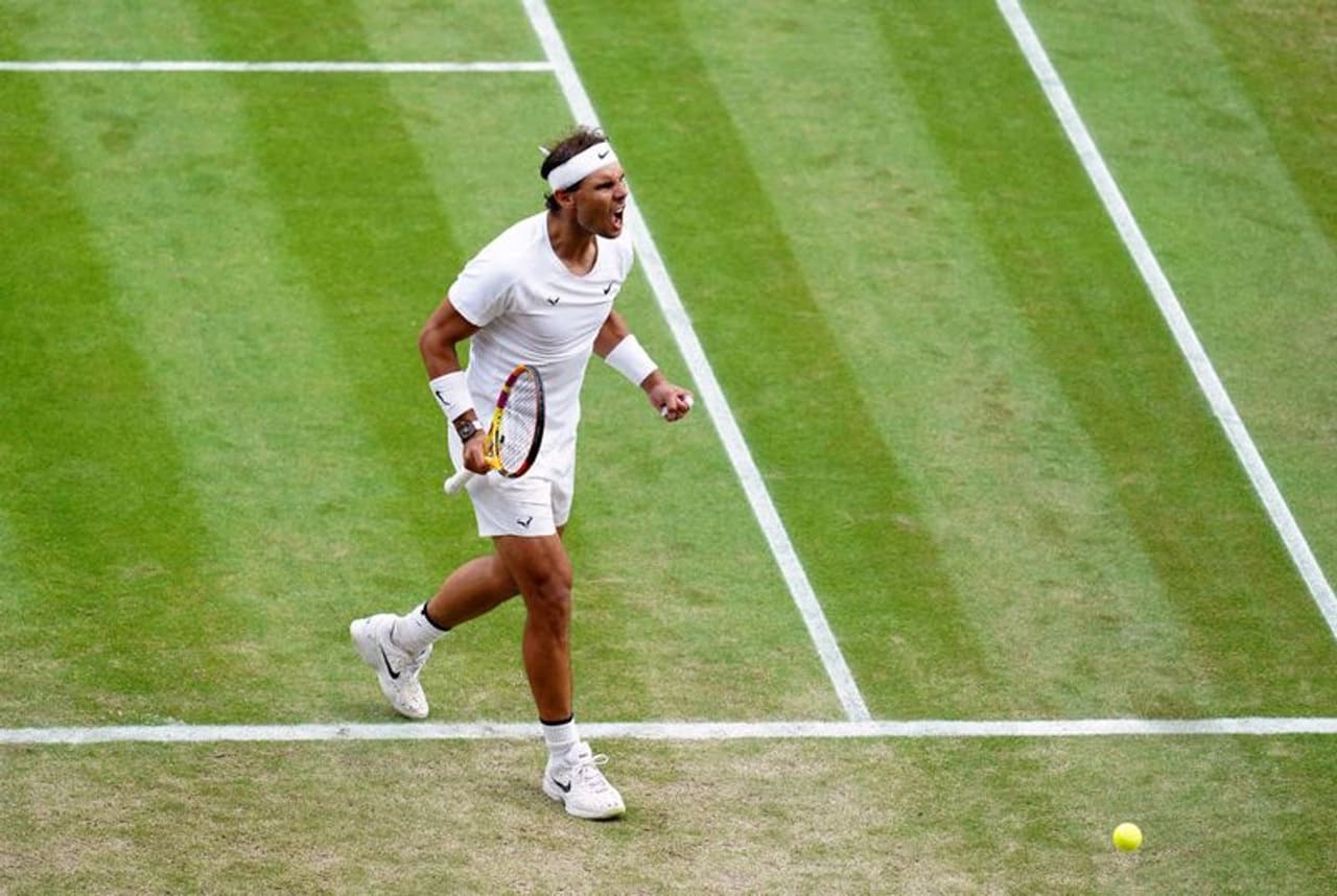 দীর্ঘদিনের প্রতিপক্ষ রাফায়েল নাদাল যাতে এখনই অবসর না নেন, সেই অনুরোধ করলেন নোভাক জকোভিচ