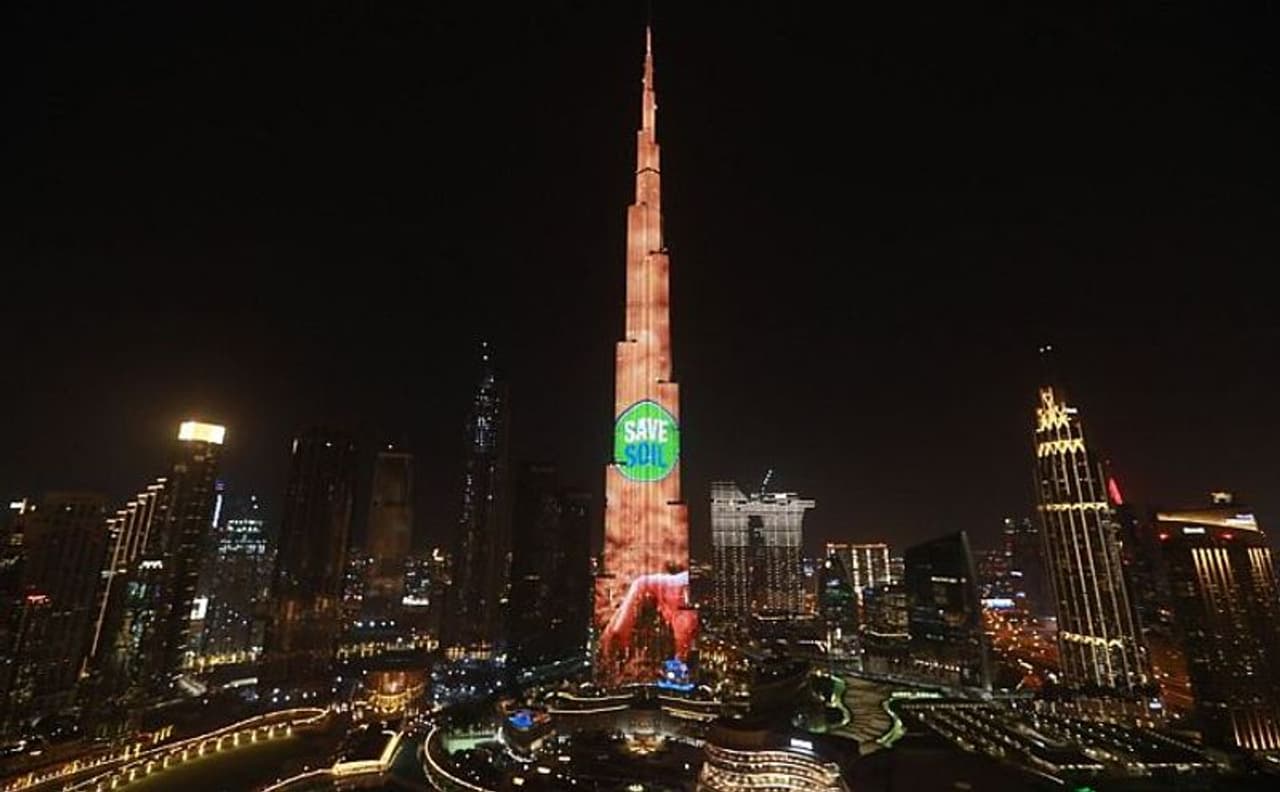 <I>Image: Burj Khalifa lights up to back Sadhguru 'Save Soil' call</I> <I>Image: Burj Khalifa lights up to back Sadhguru 'Save Soil' call</I>