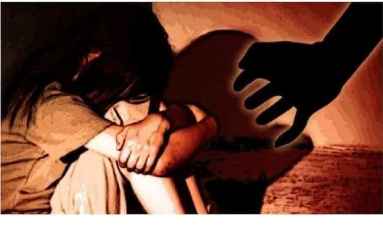 Gorakhpur Nude photo distributed village after raping minor police kept getting teenager go police station Gorakhpur Nude photo distributed village after raping minor police kept getting teenager go police station