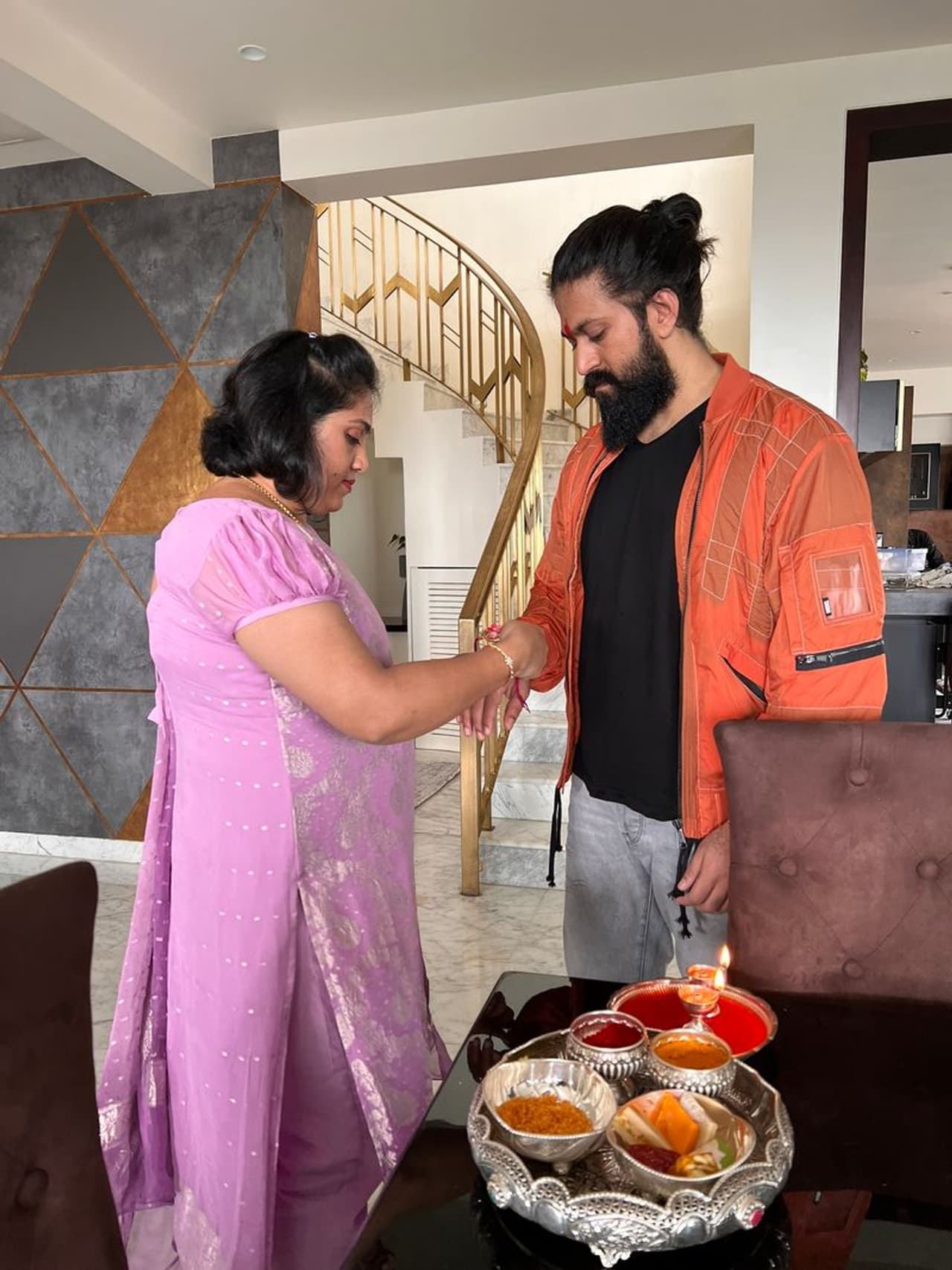 kgf Yash raksha bandhan celebration