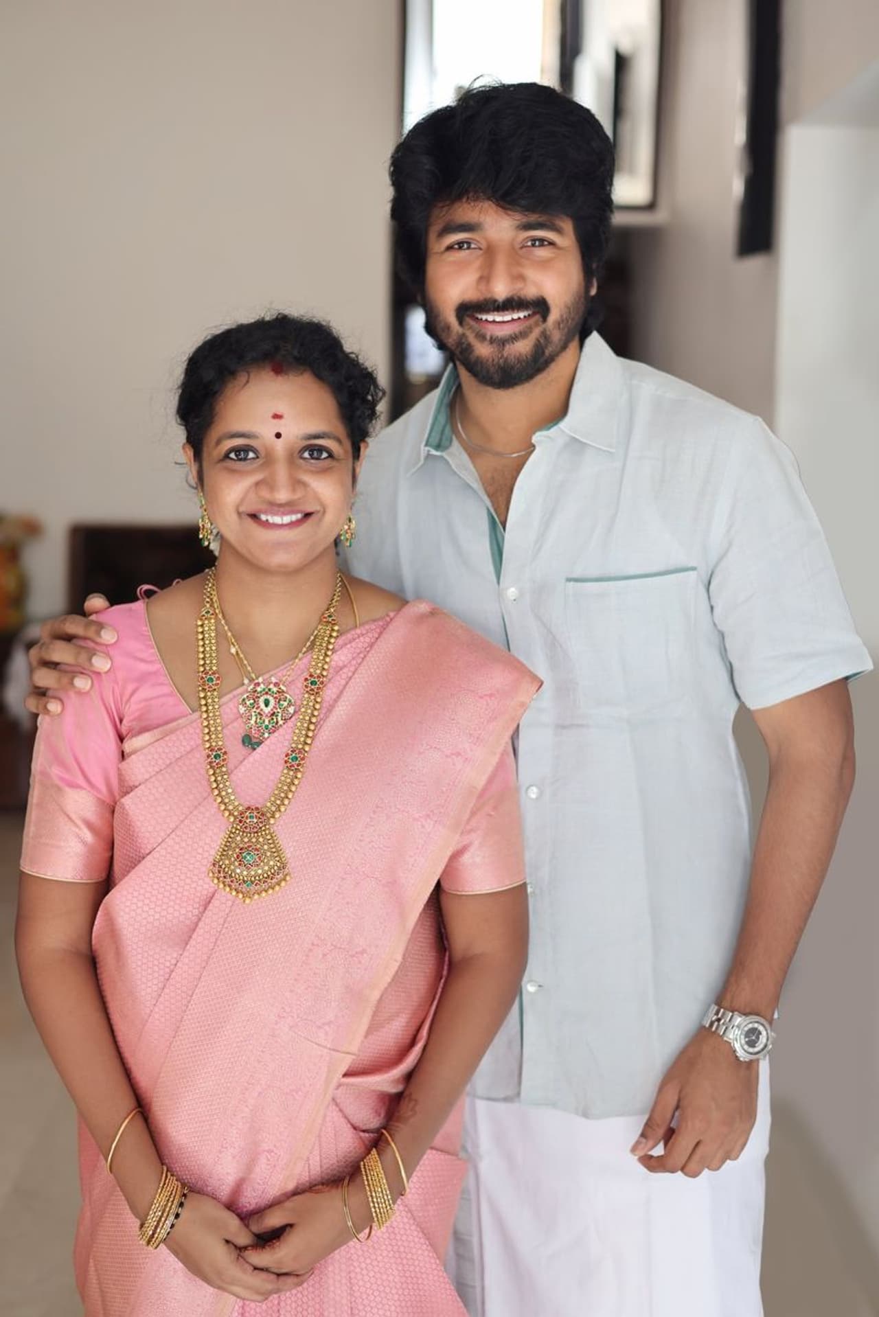 sivakarthikeyan wife Aarthi sivakarthikeyan wife Aarthi