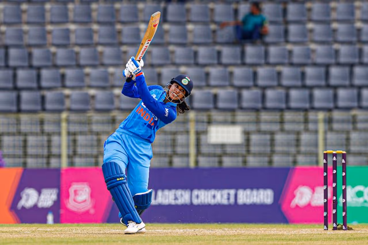 1. ಸ್ಮೃತಿ ಮಂಧನಾ: