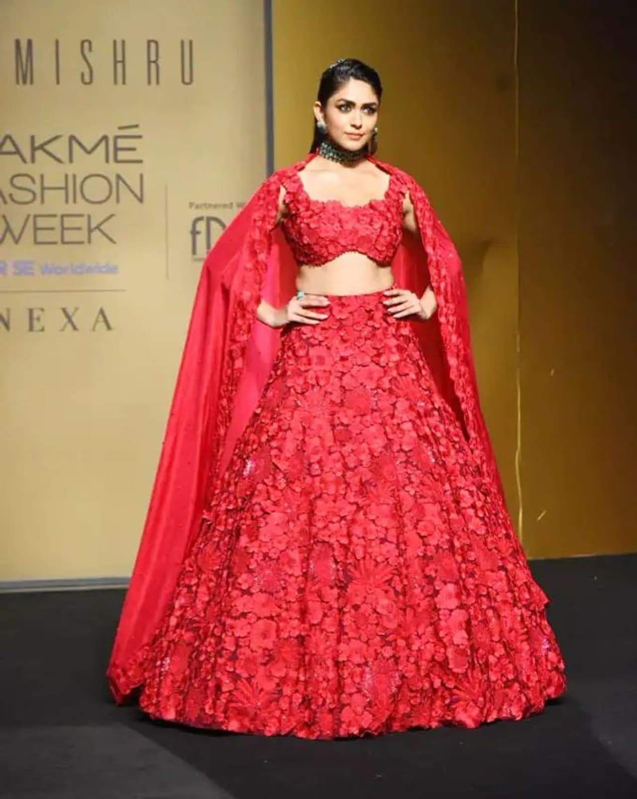 Mrunal Thakur Mrunal Thakur