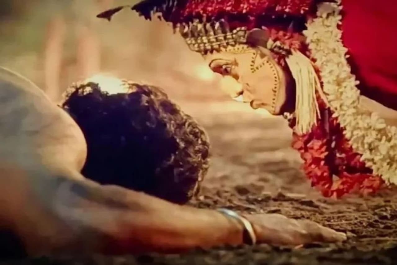 Photo Courtesy: Movie Still Photo Courtesy: Movie Still