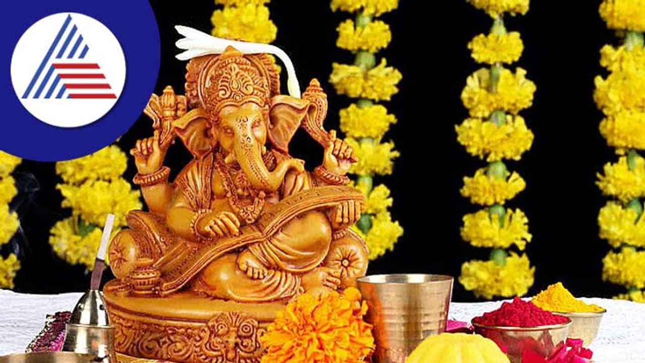 Hindu Gods & their Favourite Flowers Hindu Gods & their Favourite Flowers