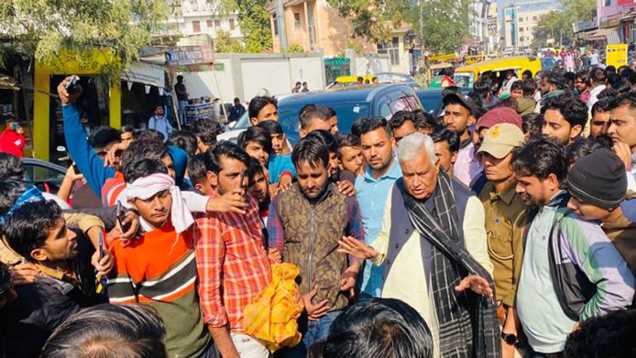 सांसद किरोड़ी लाल मीणा पहुंचे जयपुर