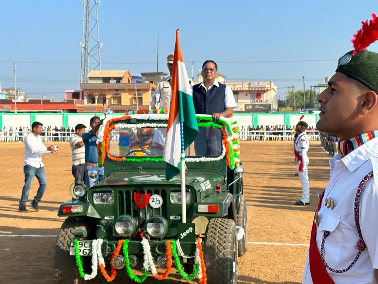 कम्युनिस्ट लीडर के रूप में राजनीति करियर की शुरूआत कम्युनिस्ट लीडर के रूप में राजनीति करियर की शुरूआत