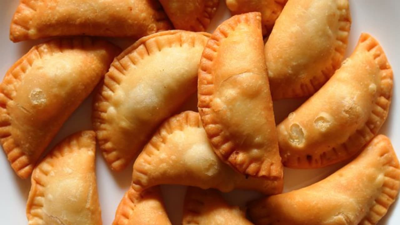 होली स्पेशल गुजिया बनाने का आसान तरीका