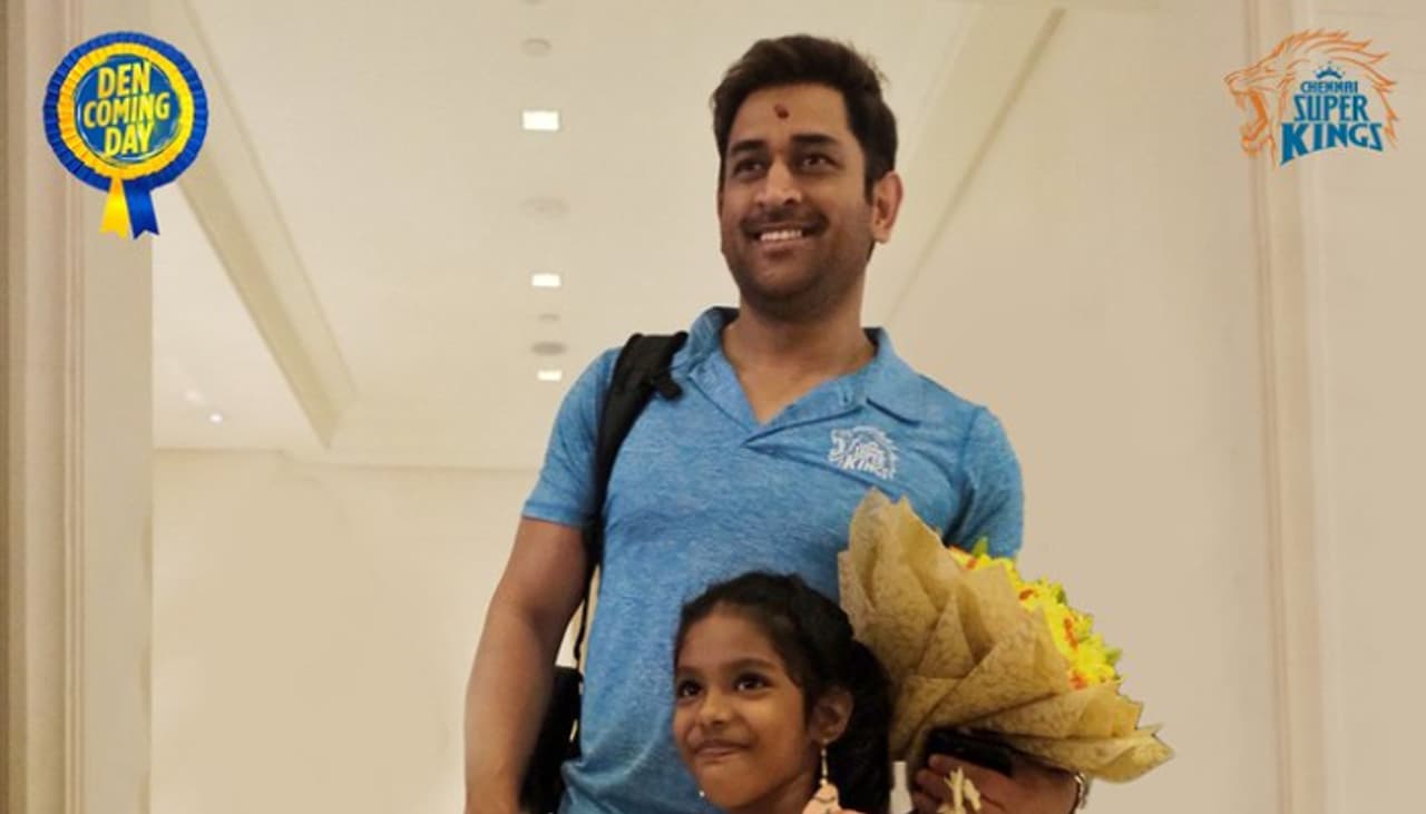 চেন্নাই সুপার কিংস সমর্থকদের কাছে 'থালা' হিসেবে পরিচিত মহেন্দ্র সিং ধোনি, তাঁর জনপ্রিয়তা অটুট চেন্নাই সুপার কিংস সমর্থকদের কাছে 'থালা' হিসেবে পরিচিত মহেন্দ্র সিং ধোনি, তাঁর জনপ্রিয়তা অটুট