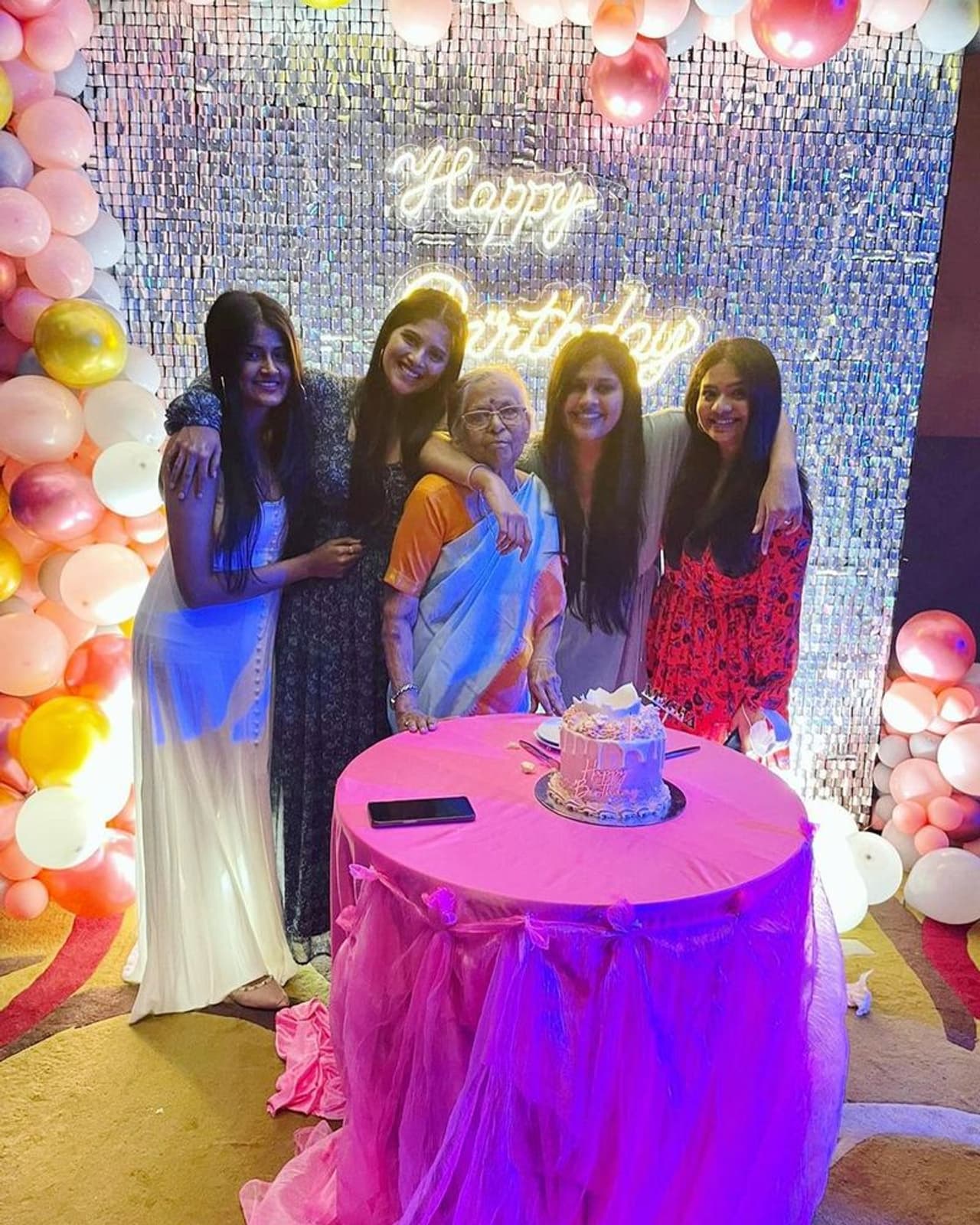 மேகா ஆகாஷ்