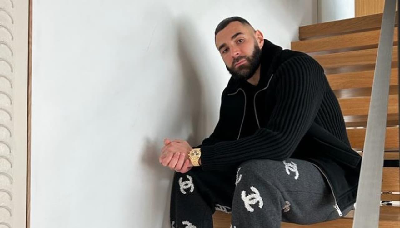 জাতীয় দলের সতীর্থর ব্যক্তিগত ভিডিও ফাঁস করে দেওয়ার ভয় দেখিয়ে অর্থ দাবি করেছিলেন করিম বেঞ্জেমা