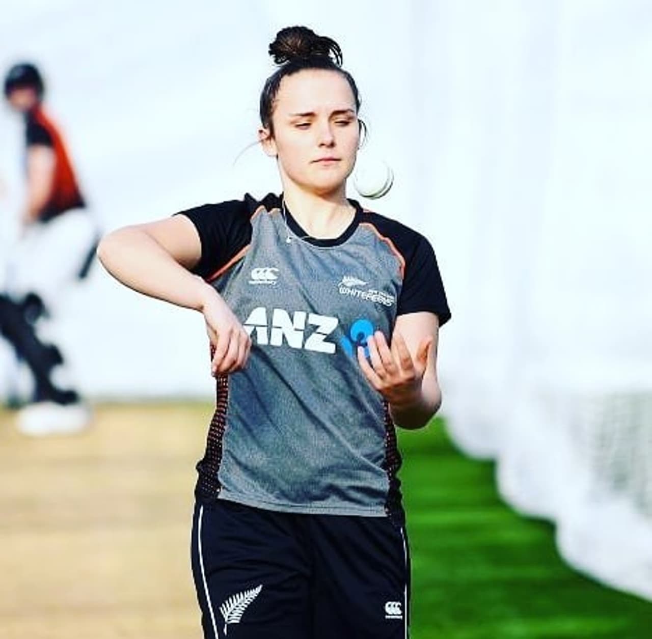 विस्फोटर बैटर अमेलिया कर विस्फोटर बैटर अमेलिया कर