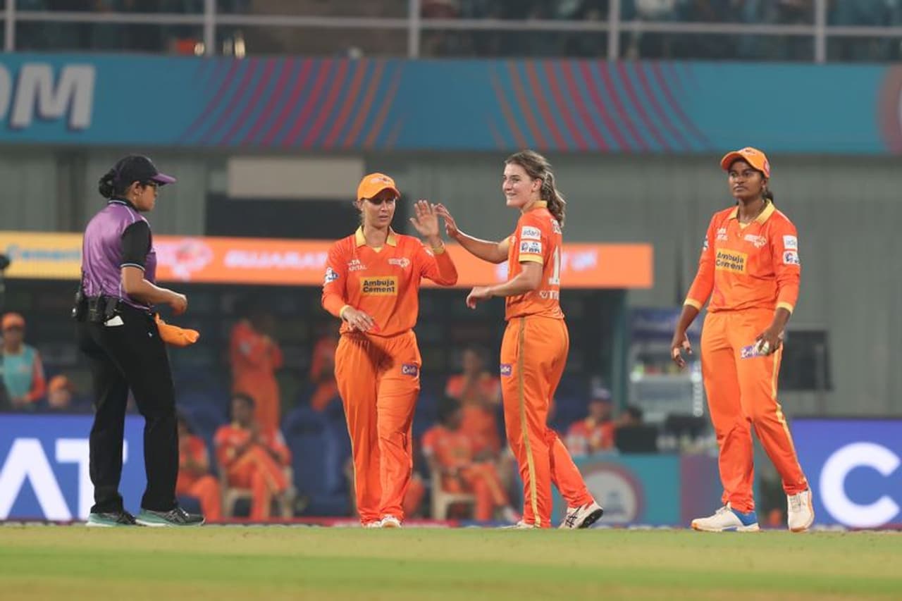 யுபி வாரியர்ஸ் குஜராத் ஜெயிண்ட்ஸ் யுபி வாரியர்ஸ் குஜராத் ஜெயிண்ட்ஸ்