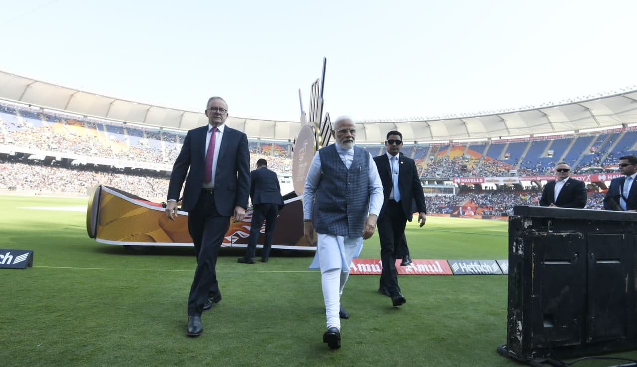 नरेंद्र मोदी स्टेडियम में हुआ स्वागत नरेंद्र मोदी स्टेडियम में हुआ स्वागत