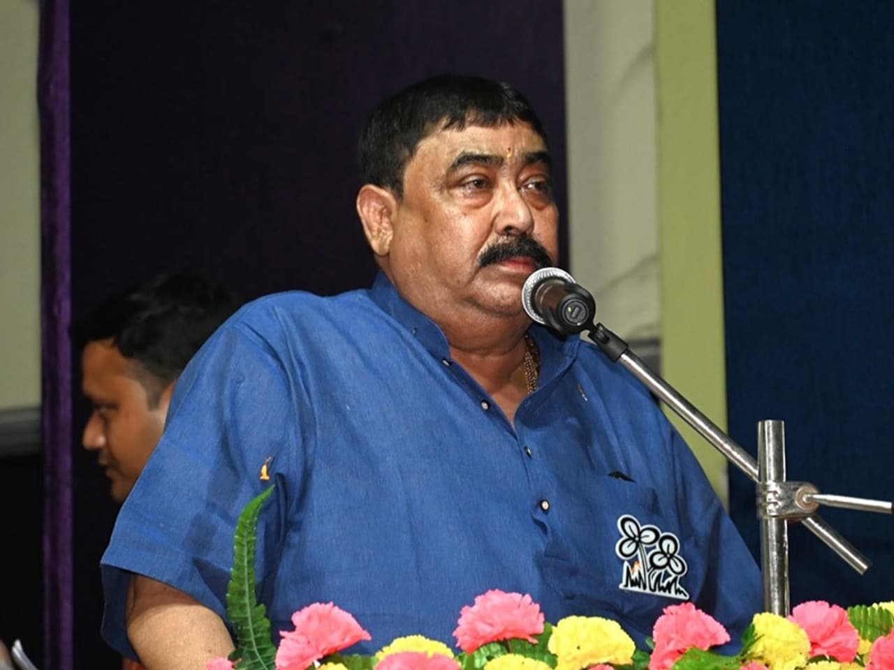 বেজায় চাপে অনুব্রত মণ্ডল 