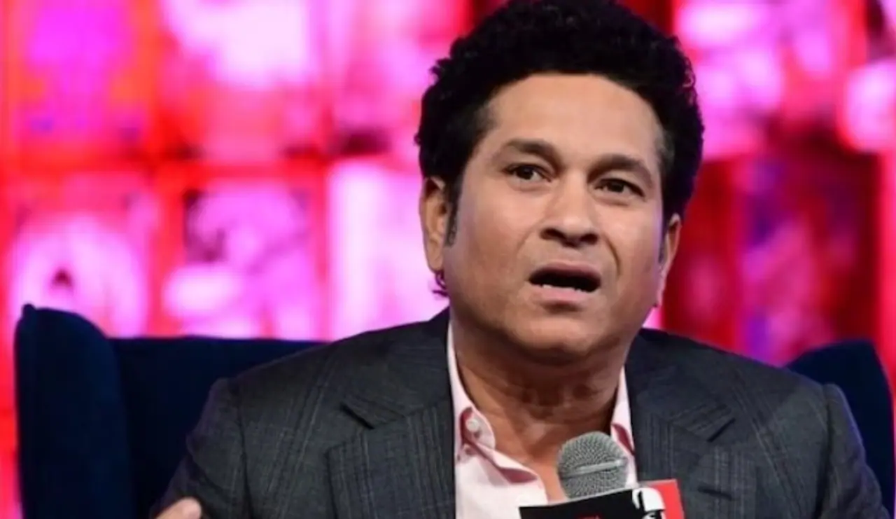 'হেলিকপ্টার শটের মতো উঁচুতে উড়তে থাকো,' ধোনিকে জন্মদিনের শুভেচ্ছা সচিনের 'হেলিকপ্টার শটের মতো উঁচুতে উড়তে থাকো,' ধোনিকে জন্মদিনের শুভেচ্ছা সচিনের