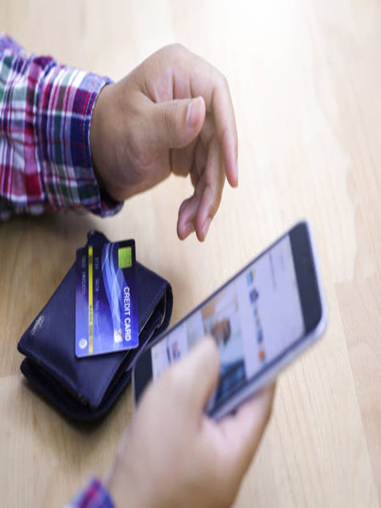 மொபைல் பேங்கிங் – பாதுகாப்பான பரிமாற்றத்துக்கு அவசியமான எச்சரிக்கை டிப்ஸ்!