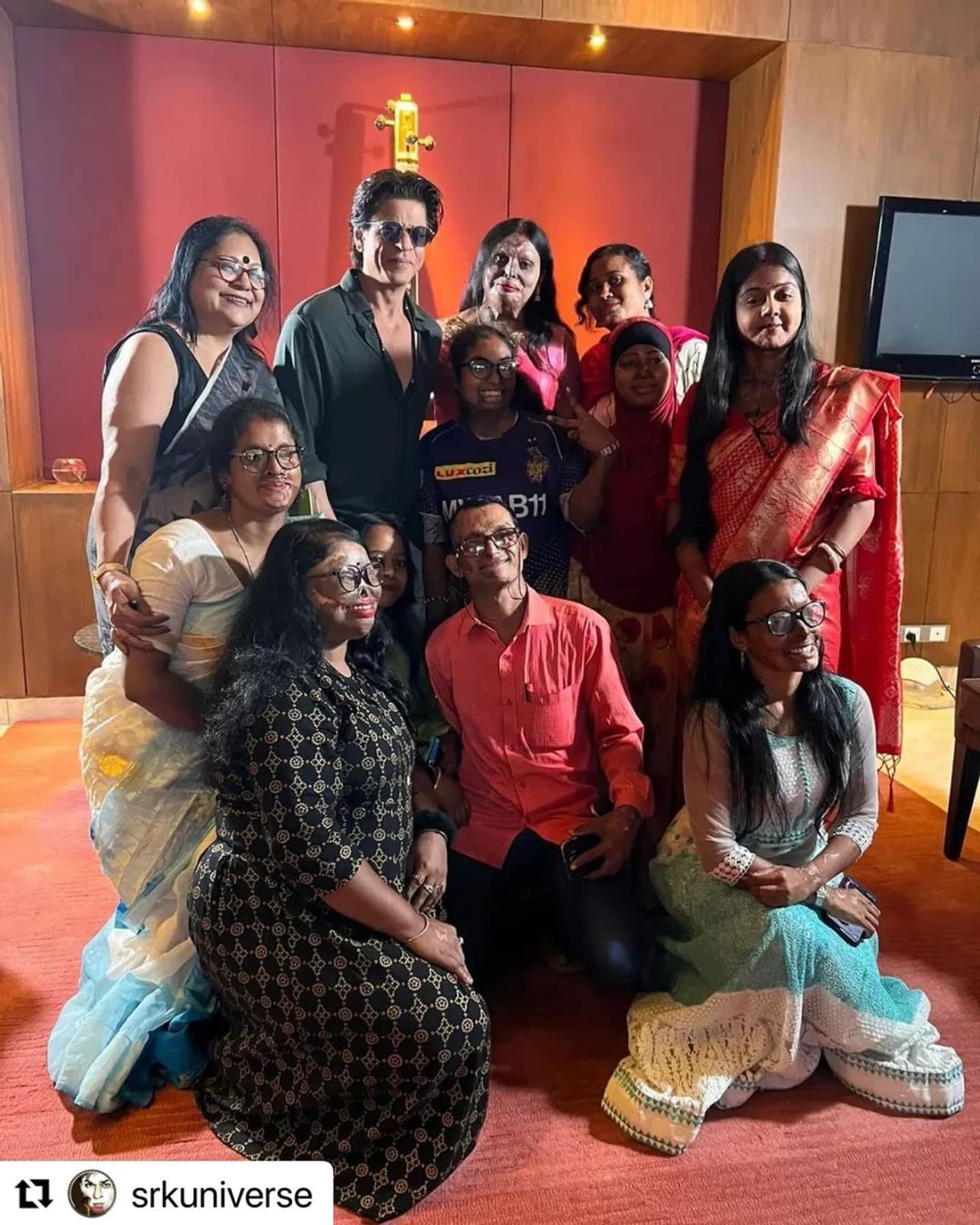 एसिड अटैक सर्वाइवर्स से की मुलाकात एसिड अटैक सर्वाइवर्स से की मुलाकात