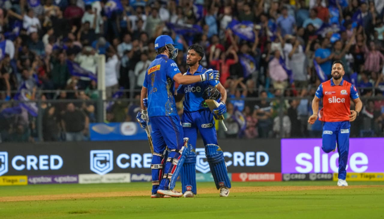 বুধবার আইপিএল এর গুরুত্বপূর্ণ ম্যাচে মোহালিতে পাঞ্জাব কিংস মুম্বই ইন্ডিয়ানস লড়াই