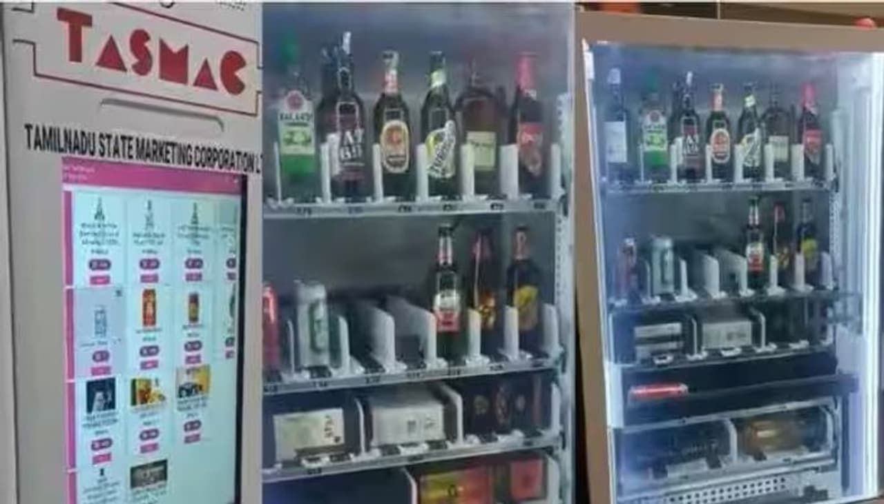 తెలంగాణలో మద్యం లైసెన్సుల రెన్యూవల్ కు భారీ స్పందన: 42 వేల ధరఖాస్తులతో రూ.840 కోట్ల ఆదాయం తెలంగాణలో మద్యం లైసెన్సుల రెన్యూవల్ కు భారీ స్పందన: 42 వేల ధరఖాస్తులతో రూ.840 కోట్ల ఆదాయం