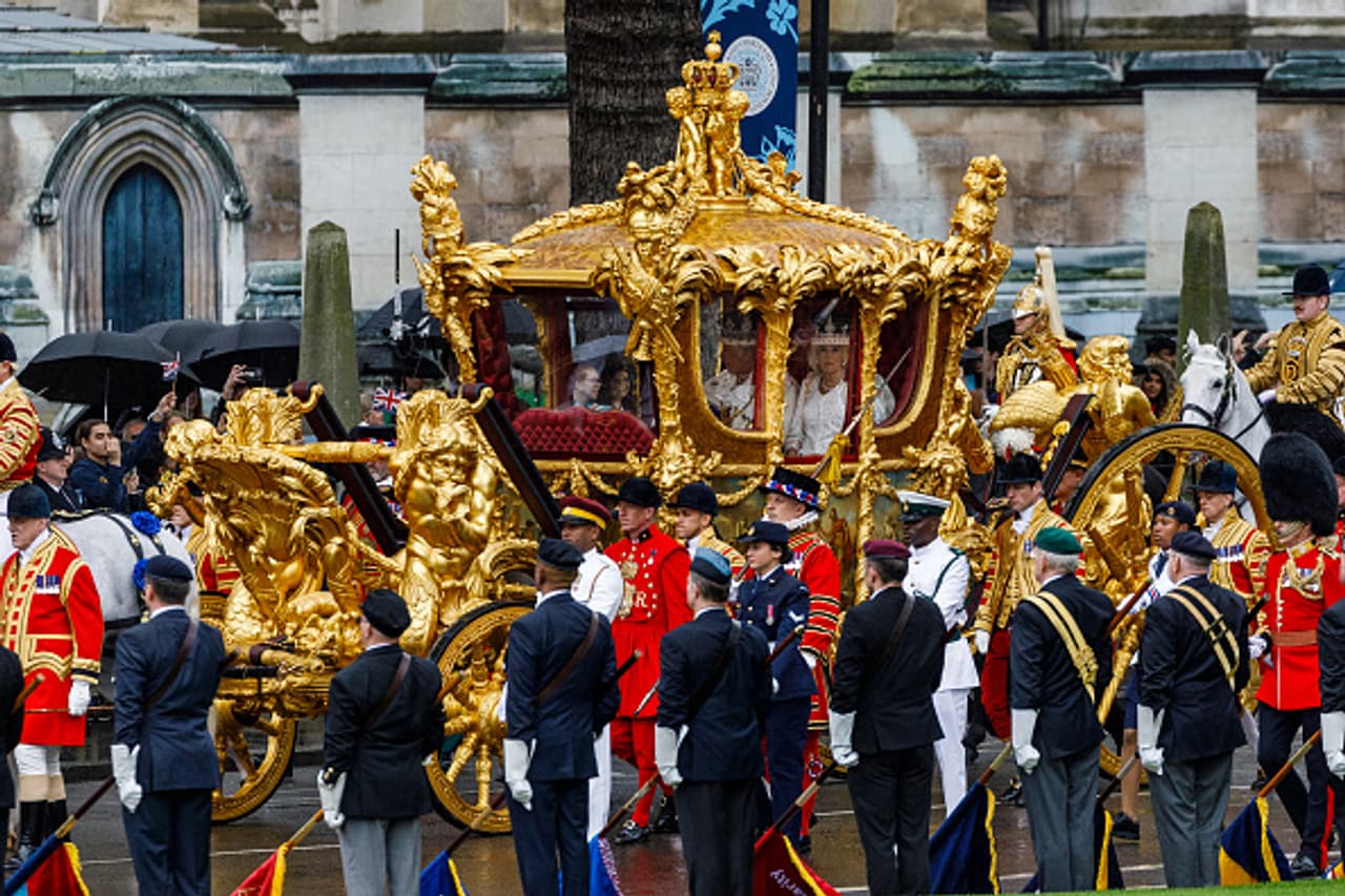 রাজা তৃতীয় চার্লসের রাজ্যাভিষেক