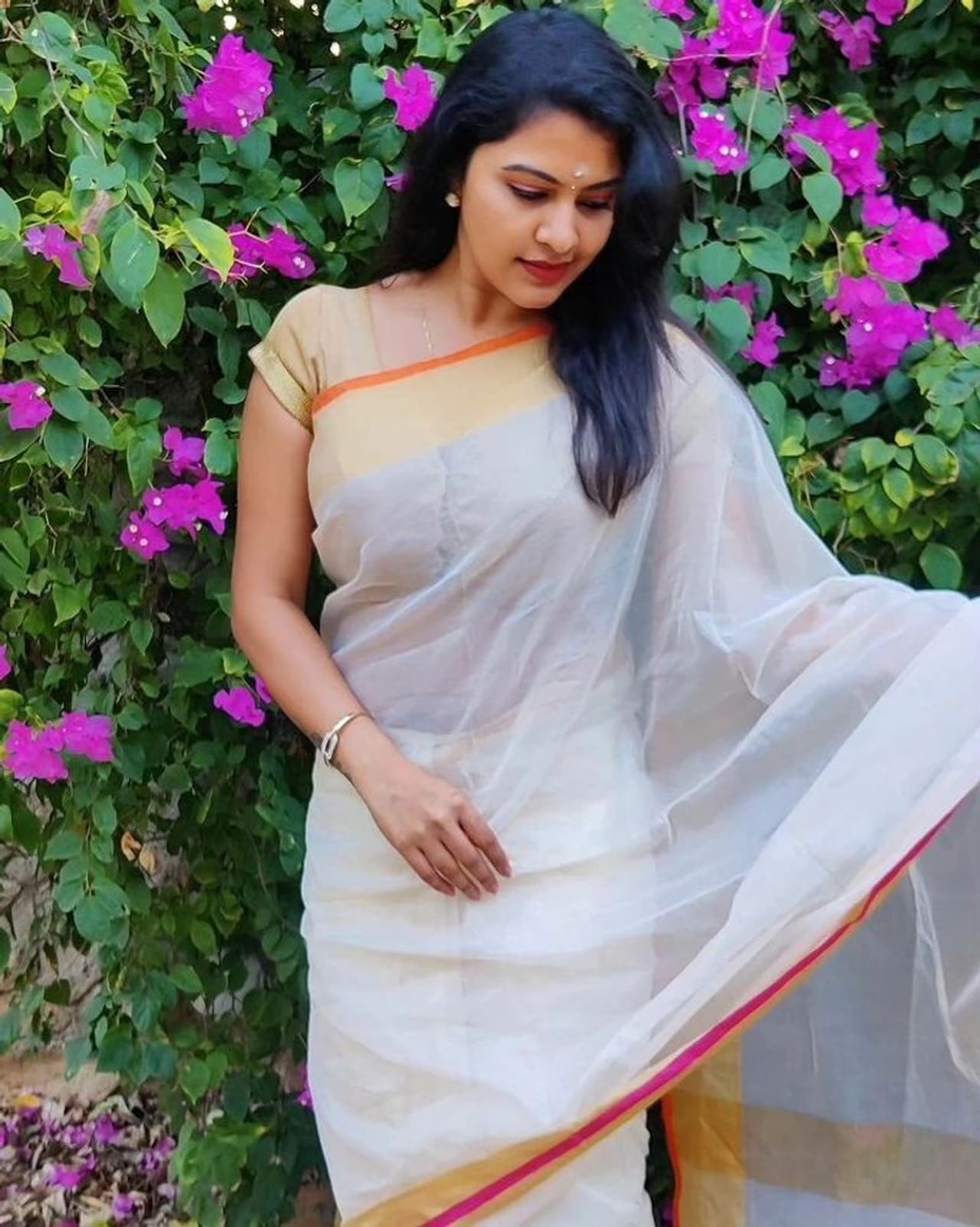 சீரியலில் நாயகி ரக்ஷிதா: சீரியலில் நாயகி ரக்ஷிதா: