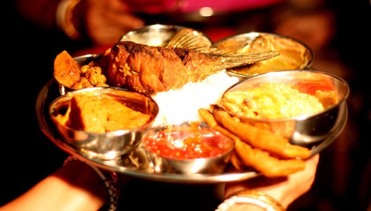 জামাইষষ্ঠীতে বাজারে আগুন! 