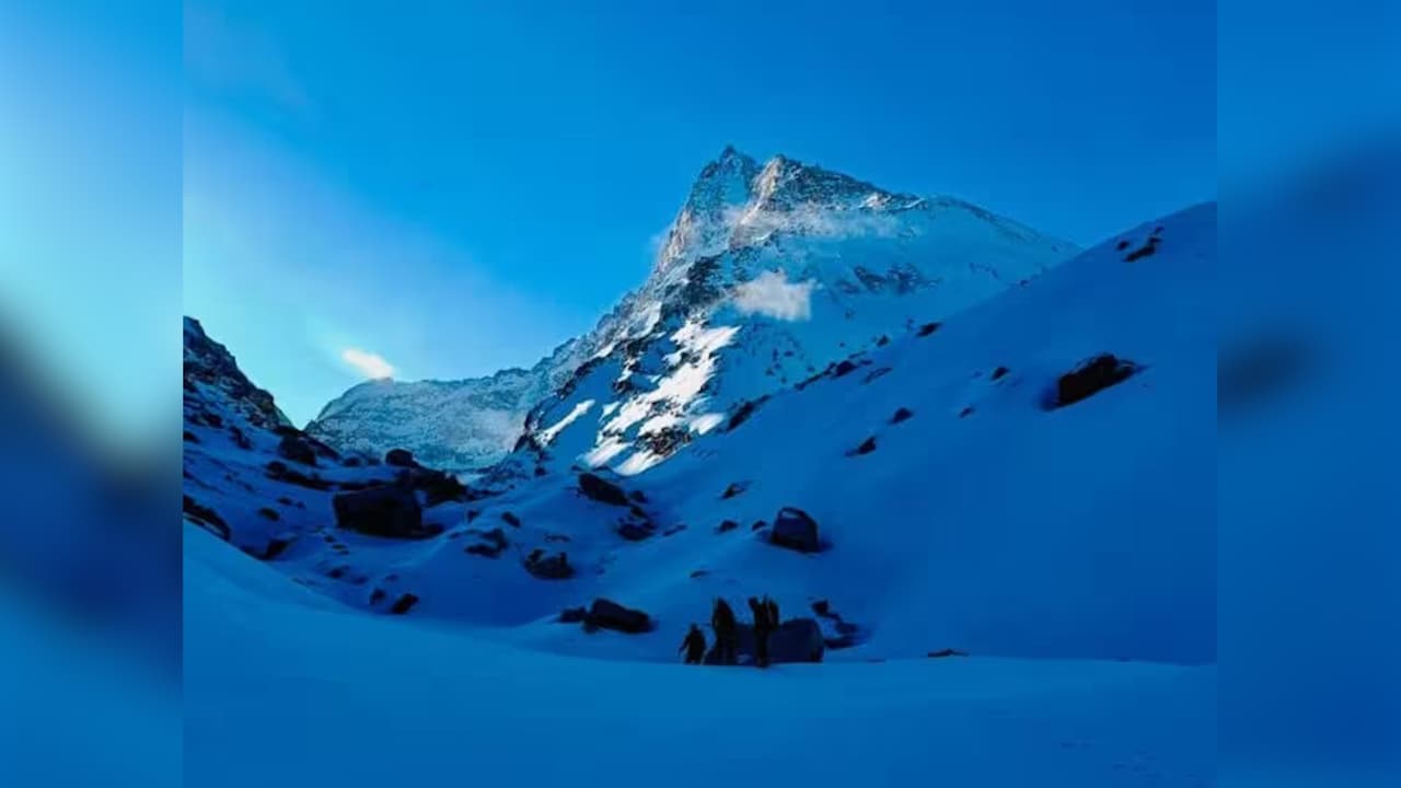 ১৮ ঘণ্টা শৃঙ্গ জয় ১৮ ঘণ্টা শৃঙ্গ জয়