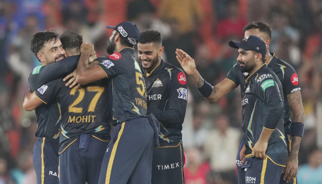 রবিবার আইপিএল ফাইনাল, ঘরের মাঠে চেন্নাই সুপার কিংসের বিরুদ্ধে লড়াই গুজরাট টাইটানসের রবিবার আইপিএল ফাইনাল, ঘরের মাঠে চেন্নাই সুপার কিংসের বিরুদ্ধে লড়াই গুজরাট টাইটানসের