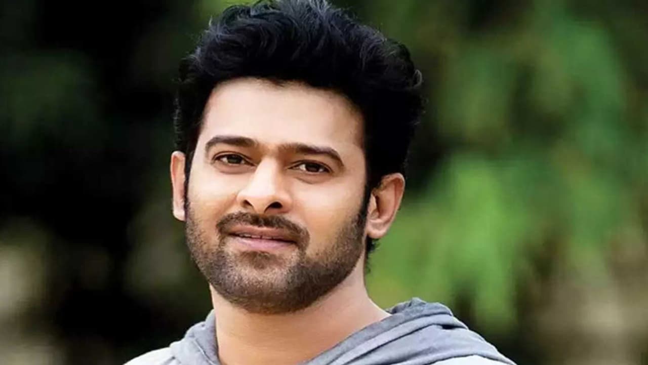 43 साल के साउथ स्टार प्रभास