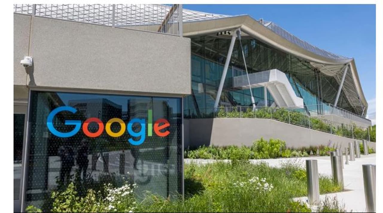 এআই এর উদ্ভাবনে কমেছে কাজের হার 