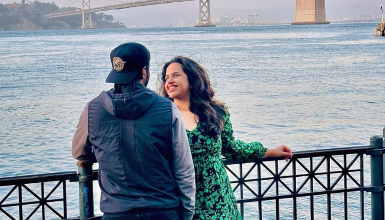 স্ত্রী চারুলতা রমেশের সঙ্গে ছুটি কাটাচ্ছেন রাজস্থান রয়্যালসের অধিনায়ক সঞ্জু স্যামসন