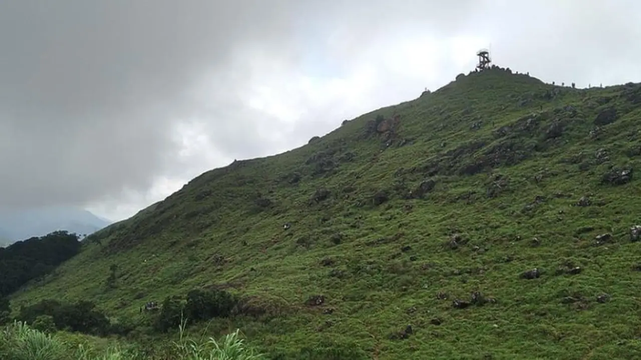 Why it is called 'Ponmudi' or 'The Golden Peak'? Why it is called 'Ponmudi' or 'The Golden Peak'?