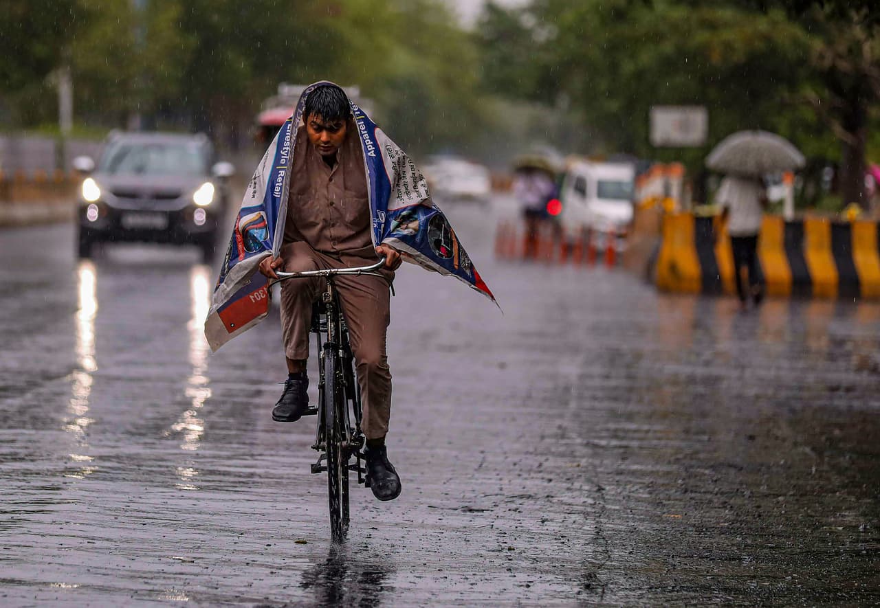 আজ আট জেলায় বৃষ্টি