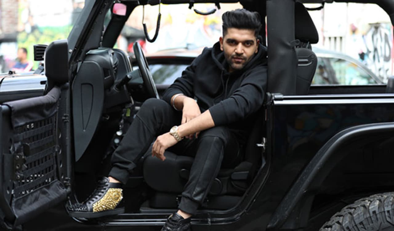 गुरु रंधावा (Guru Randhawa) गुरु रंधावा (Guru Randhawa)