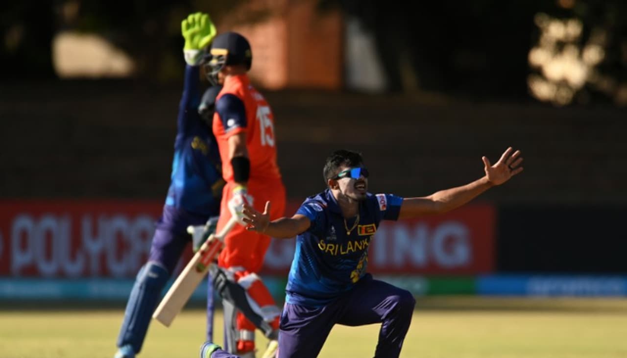 নেদারল্যান্ডসকে ২১ রানে হারিয়ে ওডিআই বিশ্বকাপের যোগ্যতা অর্জনের পথে শ্রীলঙ্কা নেদারল্যান্ডসকে ২১ রানে হারিয়ে ওডিআই বিশ্বকাপের যোগ্যতা অর্জনের পথে শ্রীলঙ্কা