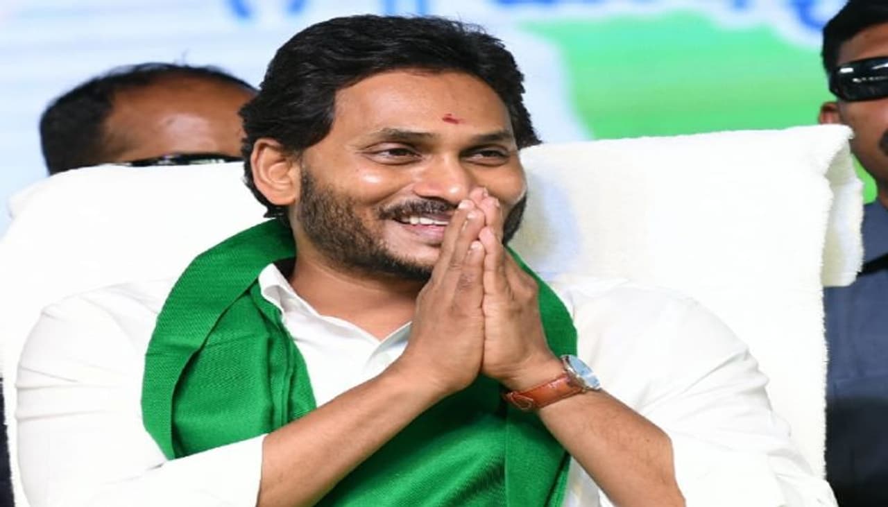 వైఎస్ఆర్‌సీపీ అసెంబ్లీ ఇంచార్జీల మార్పు: జగన్ స్కెచ్ ఇదీ...